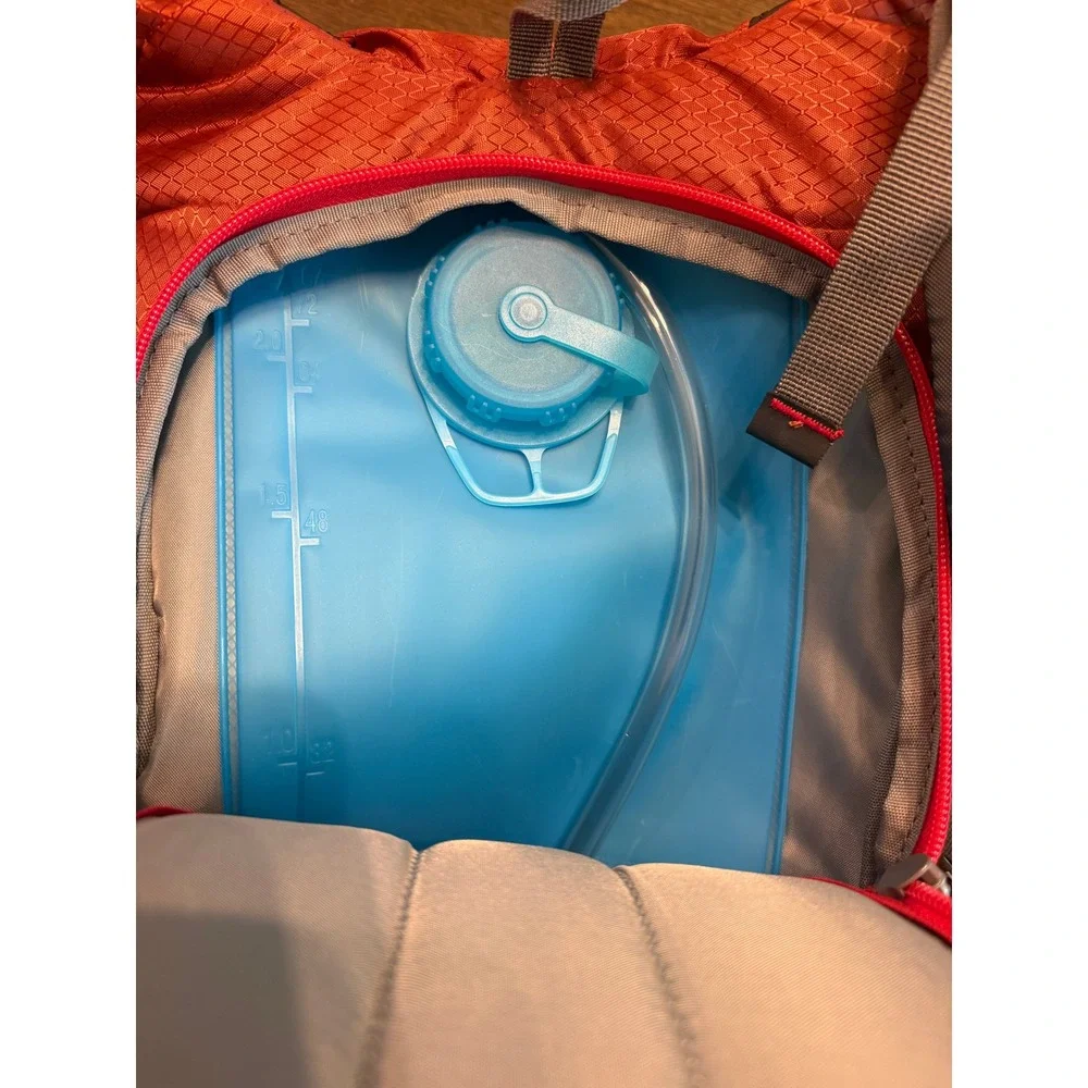 NWOT Topi Hydration Backpack Orange Grey 2L Bladder Hiking Running Trail Bag‎